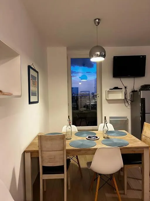 Holiday home Charmante Maison De Ville, Terrasse Vue Sur Port Sausset-les-Pins France