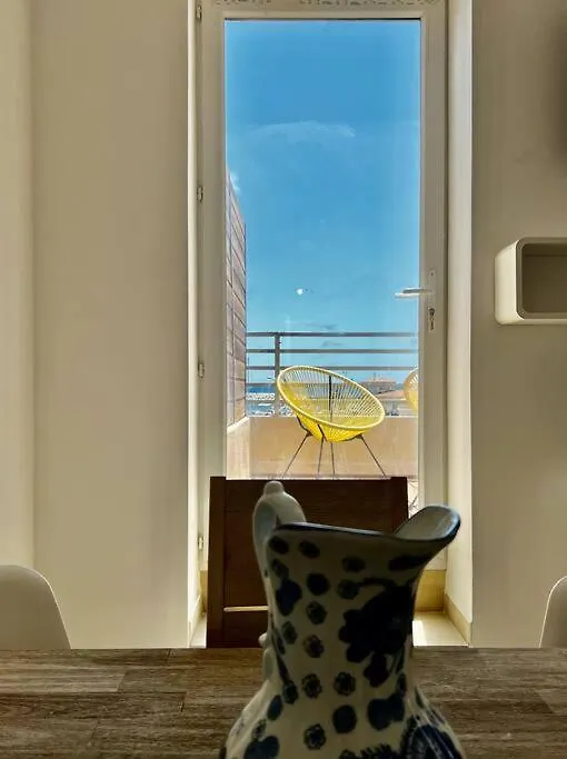 Holiday home Charmante Maison De Ville, Terrasse Vue Sur Port Sausset-les-Pins