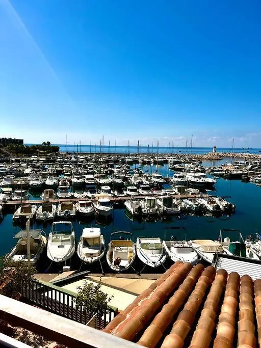 Holiday home Charmante Maison De Ville, Terrasse Vue Sur Port Sausset-les-Pins